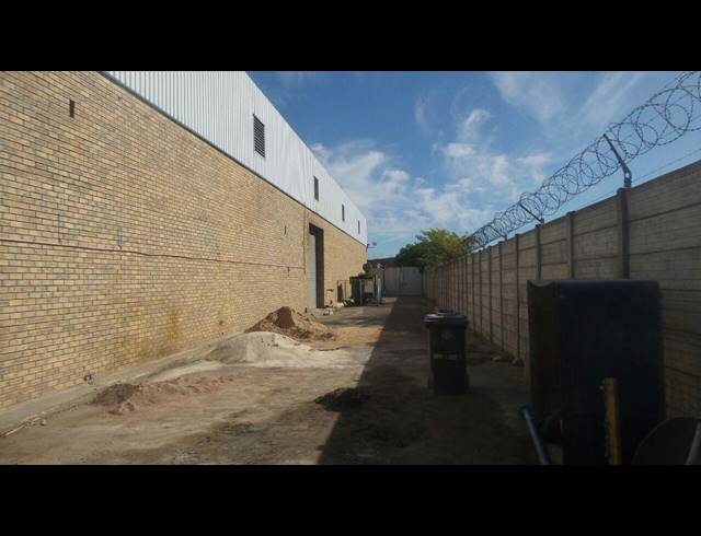 1,540M² FACTORY RENTED IN BELLVILLE CENTRAL